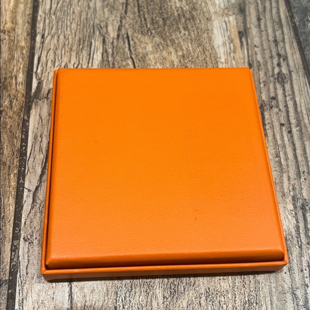 Hermes Gift Storage Box - Picture 6 of 14
